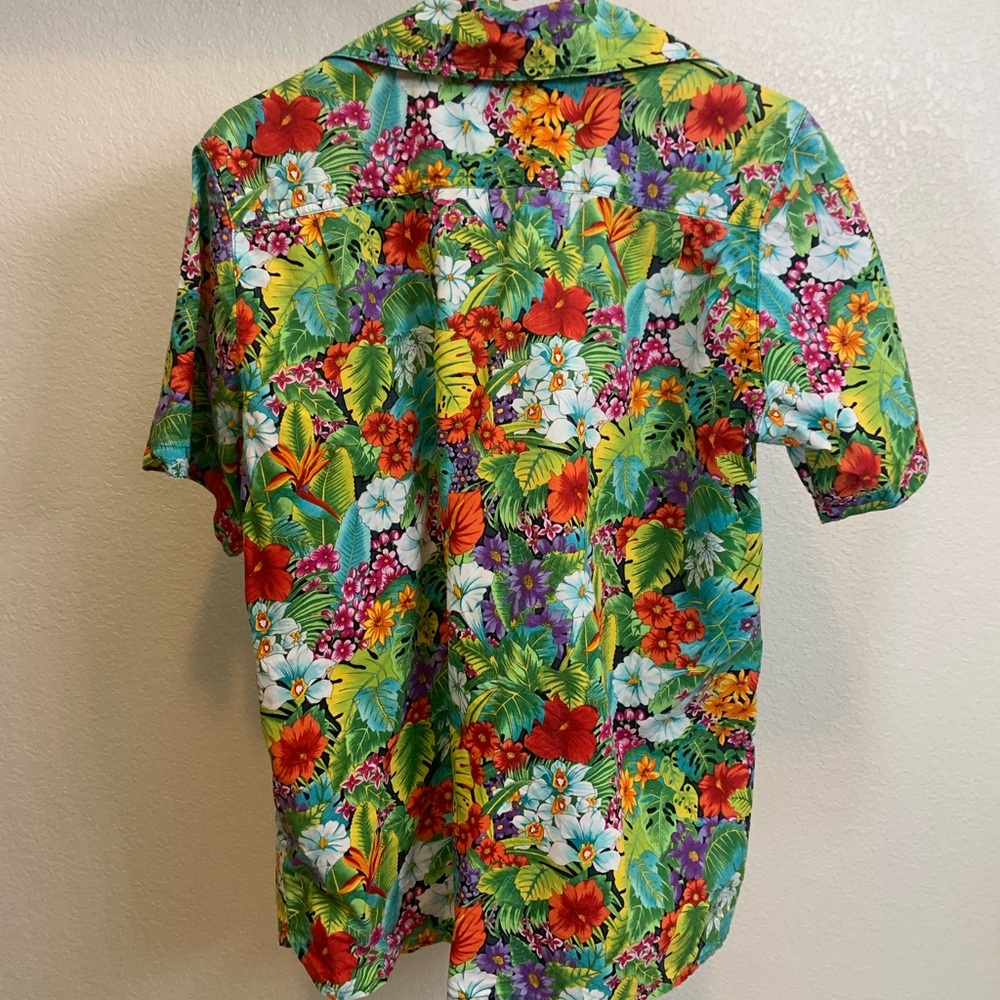 Hawaiian/floral button up - Picture 3 of 3